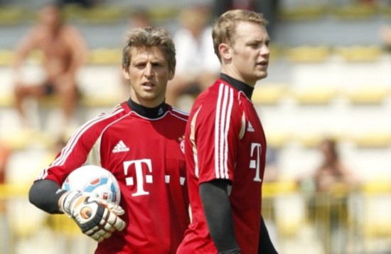 鄂竞技门前 鄂竞技门前